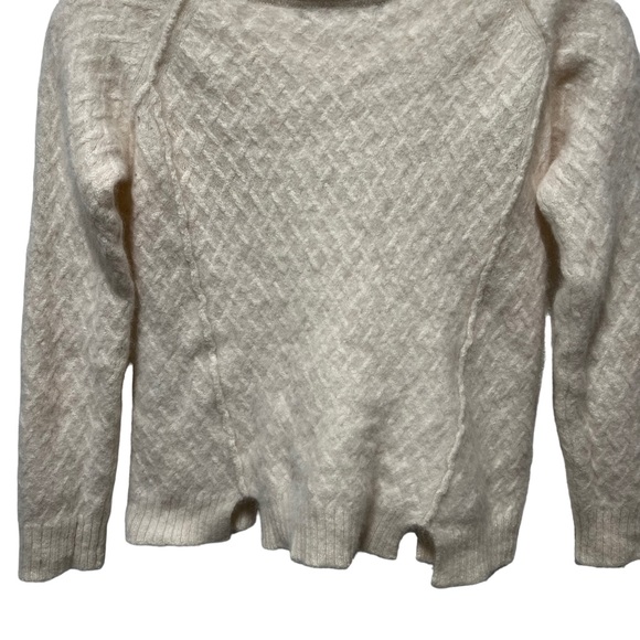 Peruvian Connection Beige Sweater Size Small - Picture 8 of 11